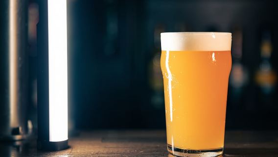 Bucharest: Craft Beer Tour with Traditional Meal