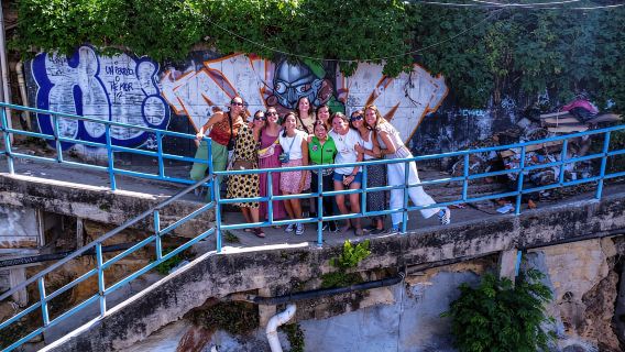 메데인 코무나 13 지역 가이드 간식과 나만의 그래피티