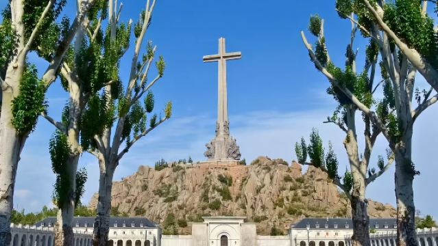 西班牙馬德里埃斯克里亞爾修道院+烈士谷+埃爾雷亞爾城堡之旅