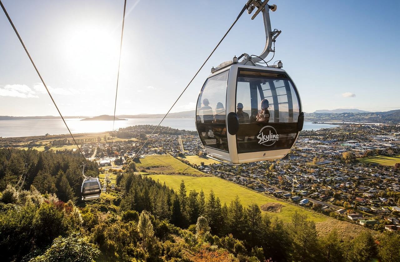 Skyline Seilbahn + Luge in Rotorua, Nordinsel Neuseeland / VIP-Mittagsbuffet oder Abendessen auf dem Gipfel