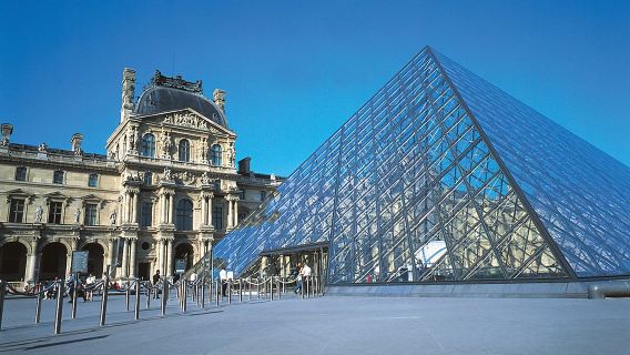 Louvre Museum Guided Tour with Reserved Access Tickets