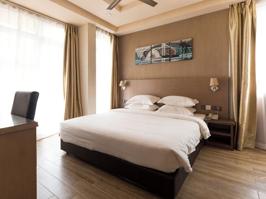 Three Inn Room Type - Deluxe Room
