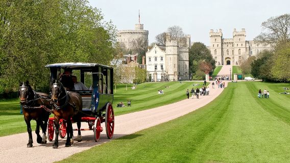 Excursión guiada de día completo a Stonehenge, el Castillo de Windsor y Bath
