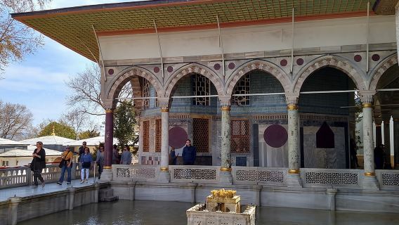 Topkapi-Palast und Harem-Tour in kleiner Gruppe: Höhepunkte & Geschichte