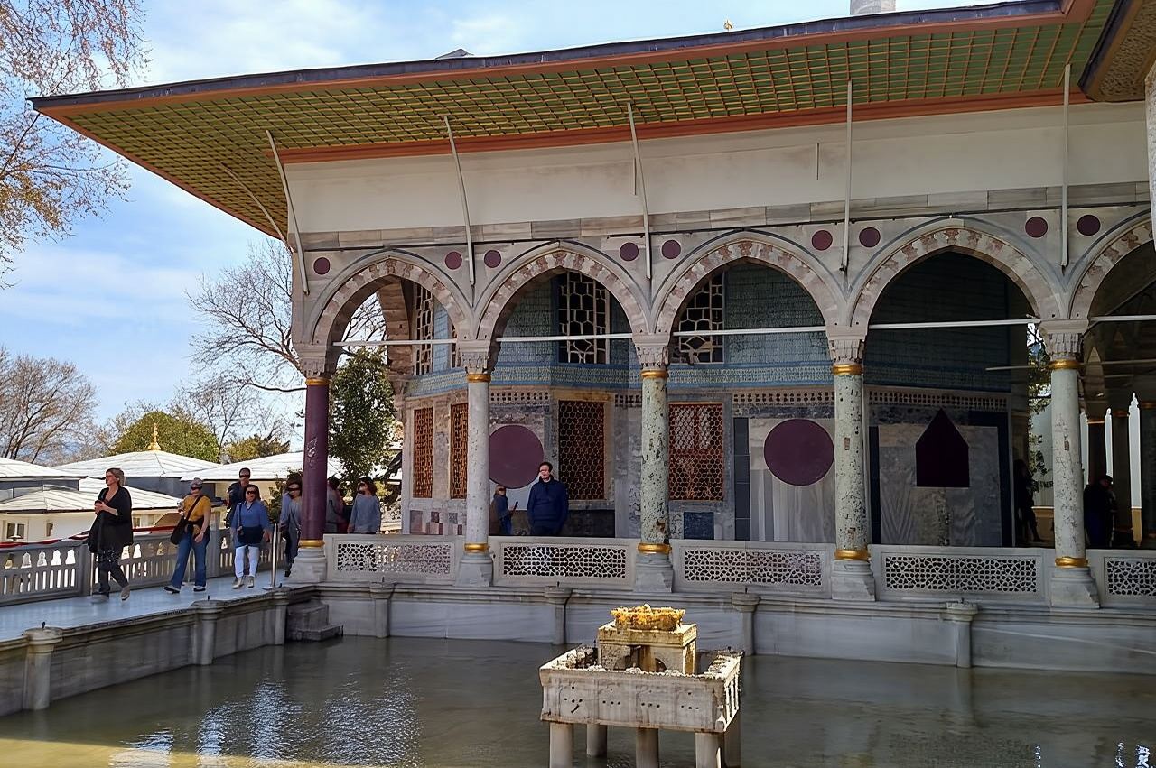 Topkapi-Palast und Harem-Tour in kleiner Gruppe: Höhepunkte & Geschichte