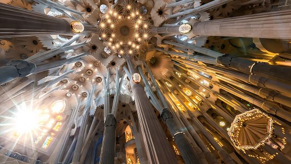 ทัวร์ชมซากราดาฟามิเลียพร้อมไกด์