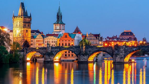 Cruise Tour in Prague with Dinner