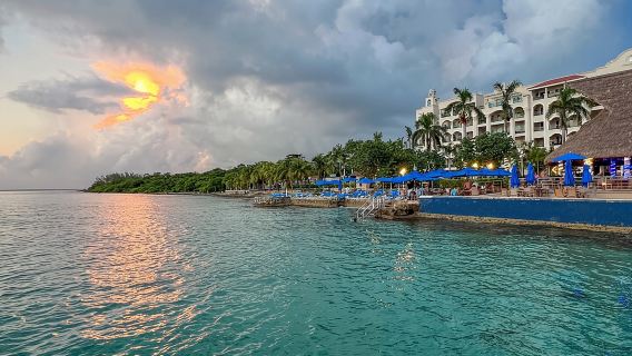 บัตรผ่านเข้าบาร์ Money Bar พร้อมอุปกรณ์ดำน้ำตื้นและอาหารกลางวันสไตล์เม็กซิกัน