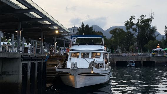 ヨットグループと一緒に、西貢(コウイカのシーズン、4月~8月)で、楽しく美しい夜釣り旅行を楽しみましょう!釣り道具とコウイカの下ごしらえも含まれています!