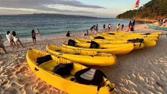 ボラカイ島カヤック及びカヌー2時間【ボラカイ島プカ洞窟カヤック及びカヌー】