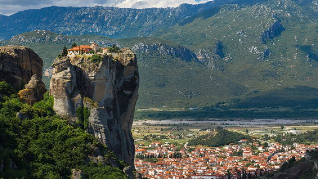 Meteora Day Trip with central Pick up & optional Lunch