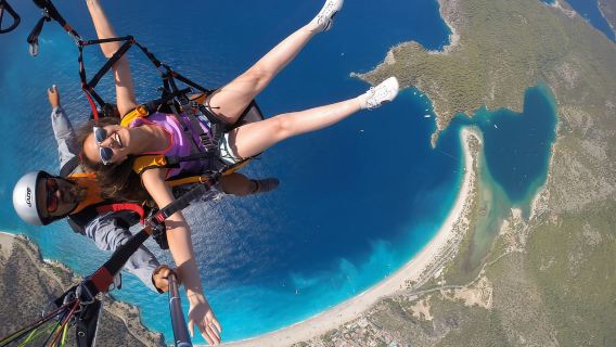 Ölüdeniz: Vuelo en parapente en tándem de 30 minutos