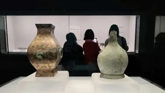 上海博物館東館半日遊:深度文化解碼 人員深度導覽 含耳麥