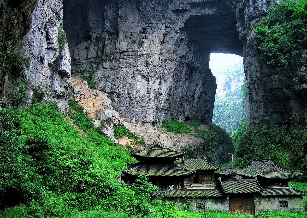 Tour Giornaliero a Chongqing Wulong: Ponti di Pietra Naturali, Fenditura Profonda della Terra e Montagna delle Fate