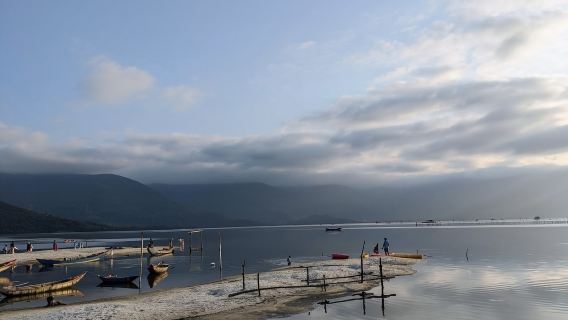 Von Hue nach Hoi An mit Sightseeing im Privatwagen (einfache Fahrt)