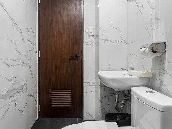 Airo Suites Makati Room Type - Premium Suite with Terrace