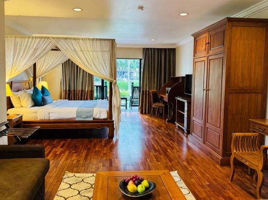 Cyberview Resort & Spa Room Type - Deluxe King Lake View