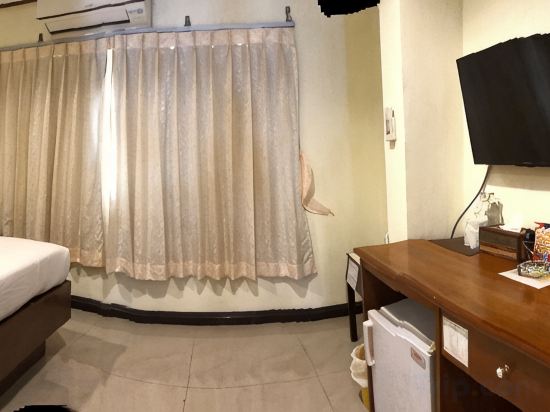 At Bangkok Hotel Room Type - Standard Double Room