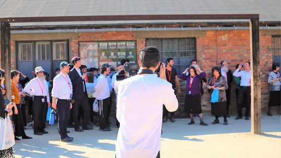 Auschwitz Birkenau: Visita guiada en vivo con transporte y recogida en el hotel