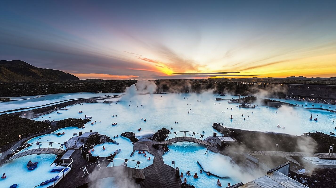 Iceland Golden Circle + Crater Lake + Blue Lagoon 1-day tour, 19-person group / includes Blue Lagoon admission ticket