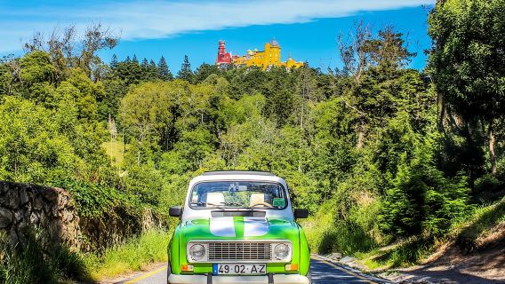 Private Local Sintra Tour: Palaces & Coast by Classic Car or Jeep