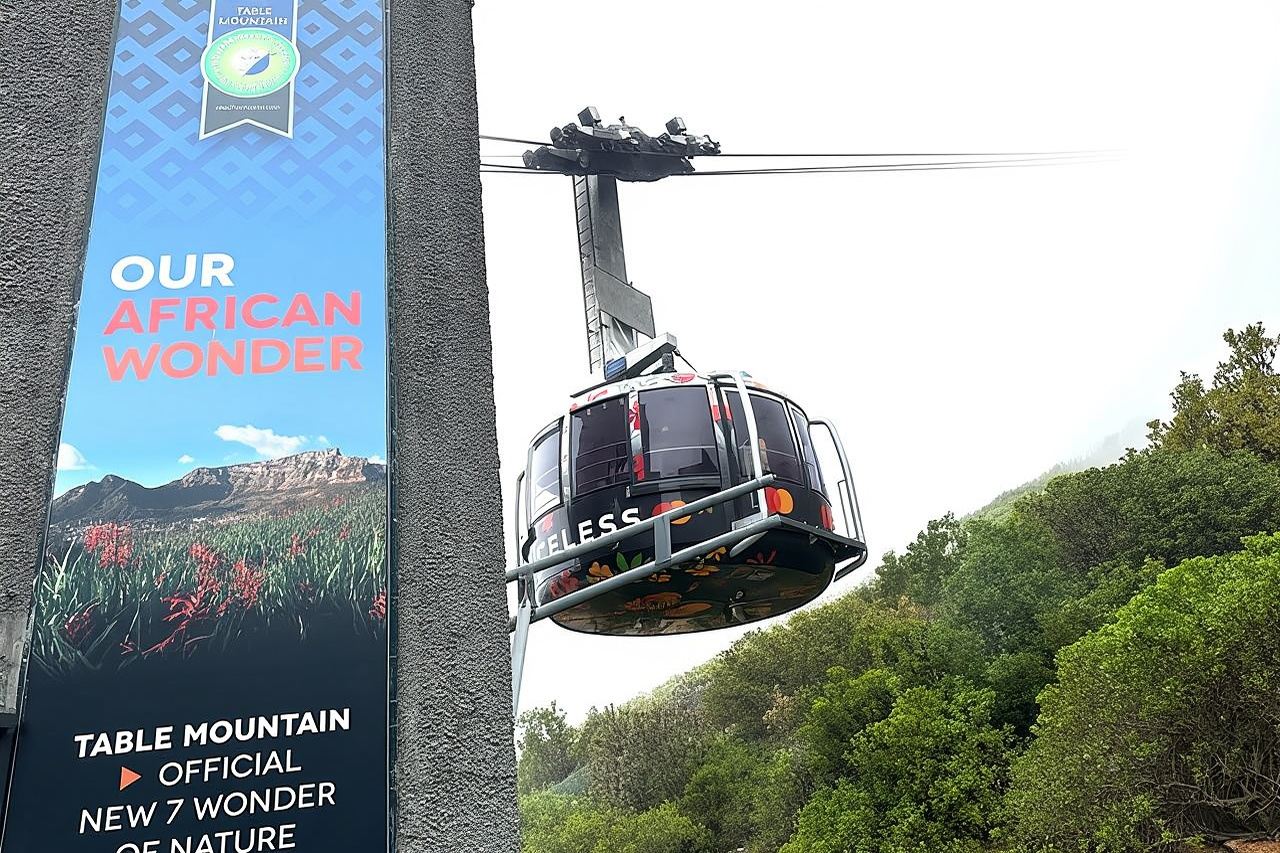 หาดโบลเดอร์ของเทเบิลเมาน์เทนและเคปพอยต์