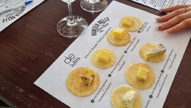 Kleine Gruppe: Wein-Tour im Hunter Valley mit Mittagessen, Gin, Käse und Schokolade