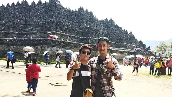 Borobudur & Prambanan temple with English/France/Italian guide