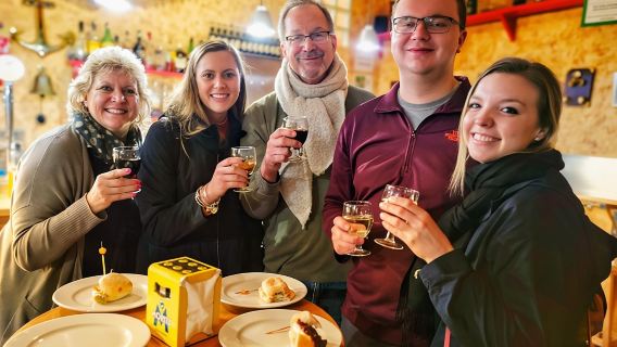 Private kulinarische Tour durch Barcelona in traditionellen Tavernen