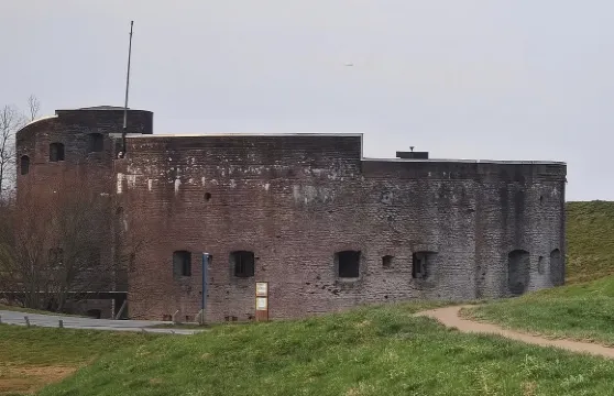 包車探秘穆登：水上城堡、港口、要塞、堡壘博物館