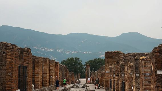 Naples: Pompeii & Mount Vesuvius Shore Excursion