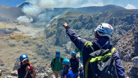 Monte Etna: Caminata por el cráter de la cima con teleférico