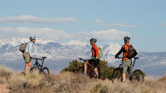 Moab: Dead Horse Point Singletrack Mountain Biking Tour