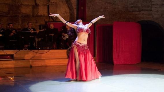 Cappadocia: cena con spettacolo di cultura turca e trasferimento facoltativo