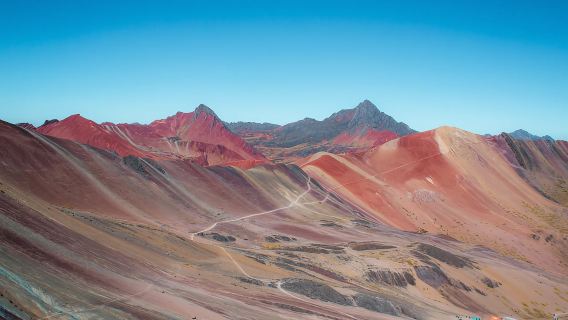 Gunung berwarna-warni Lengkap