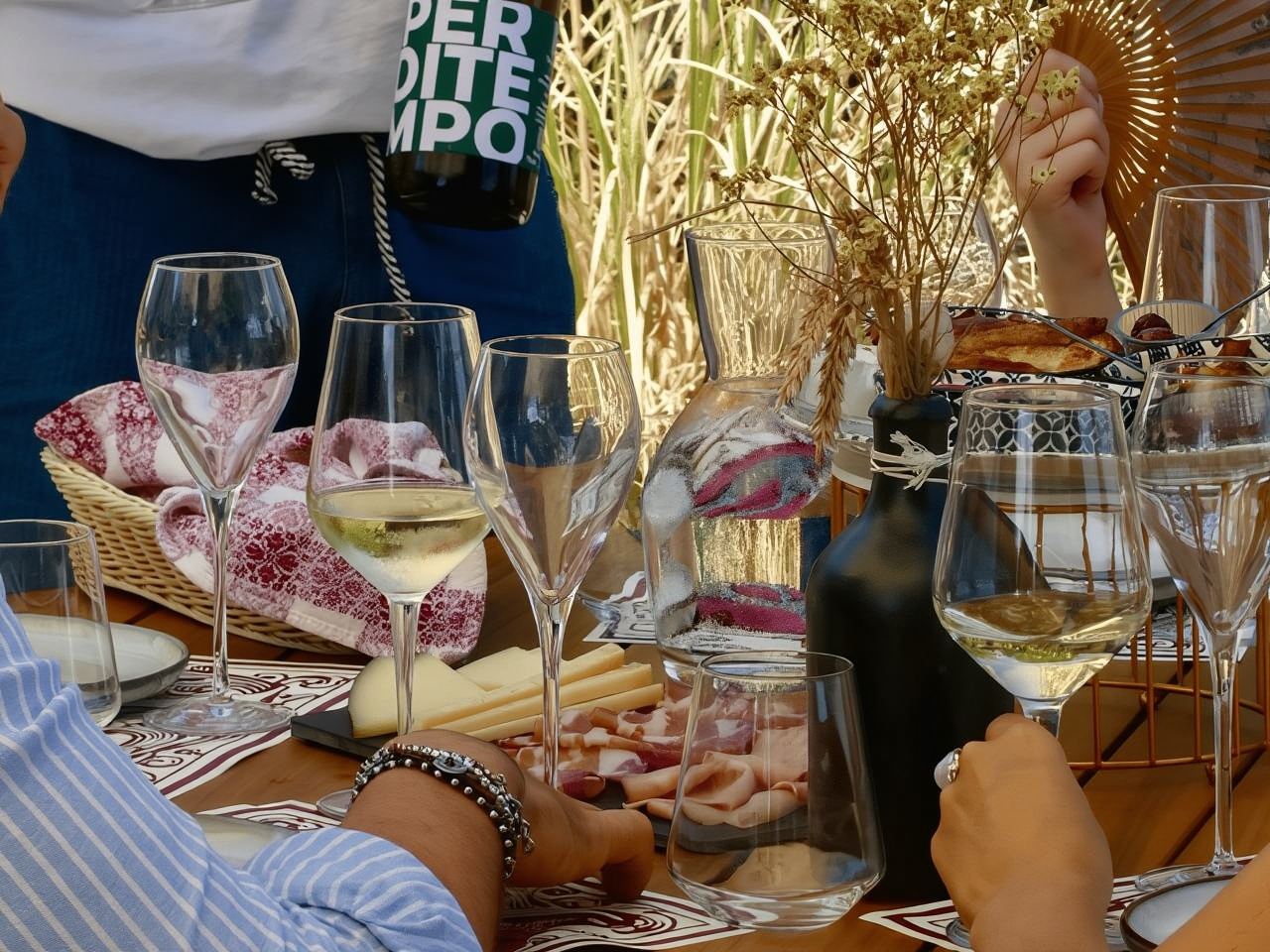 Visite d'un domaine viticole avec dégustation de vins et repas à Bologne