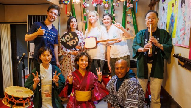 Tokyo: Quaint restaurant with Dining and cultural experience