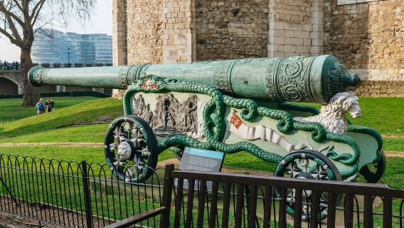 London: Tower of London, Kronjuwelen & Beefeater-Publikum