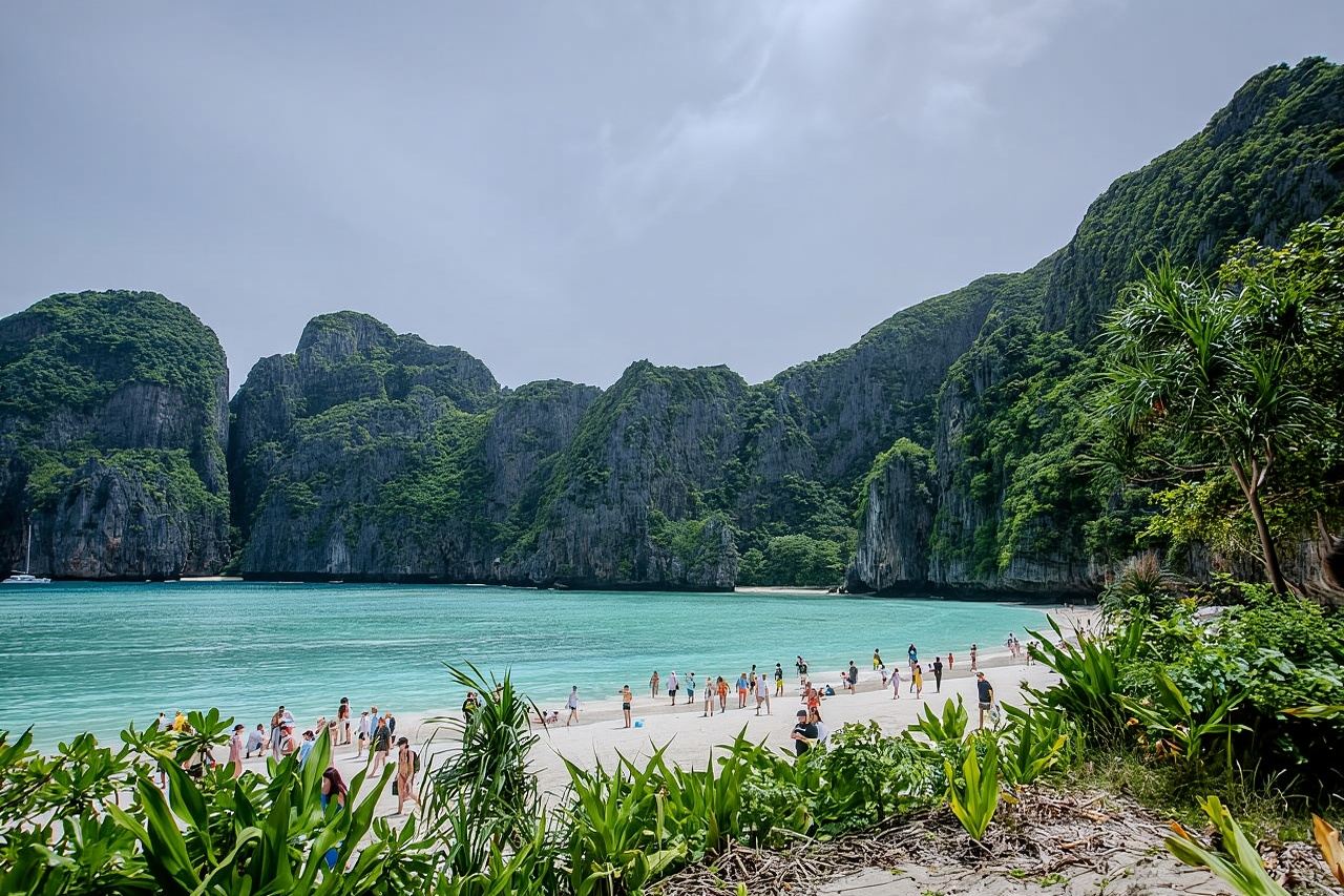 Phi Phi: 7 Islands Speed Boat to Maya Bay and Bamboo