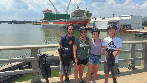 Green Bay: Guided E-Scooter Tour