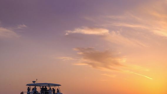 Dubai Marina: tour in yacht di lusso con colazione o opzione barbecue