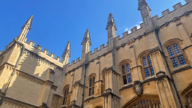 Oxford: Official University and City Walking Tour