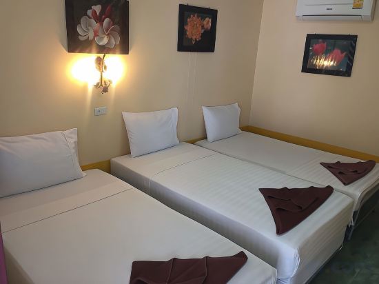 Coco's Guesthouse Room Type - Superior Triple Room Coco's Guesthouse Room Type - Superior Triple Room