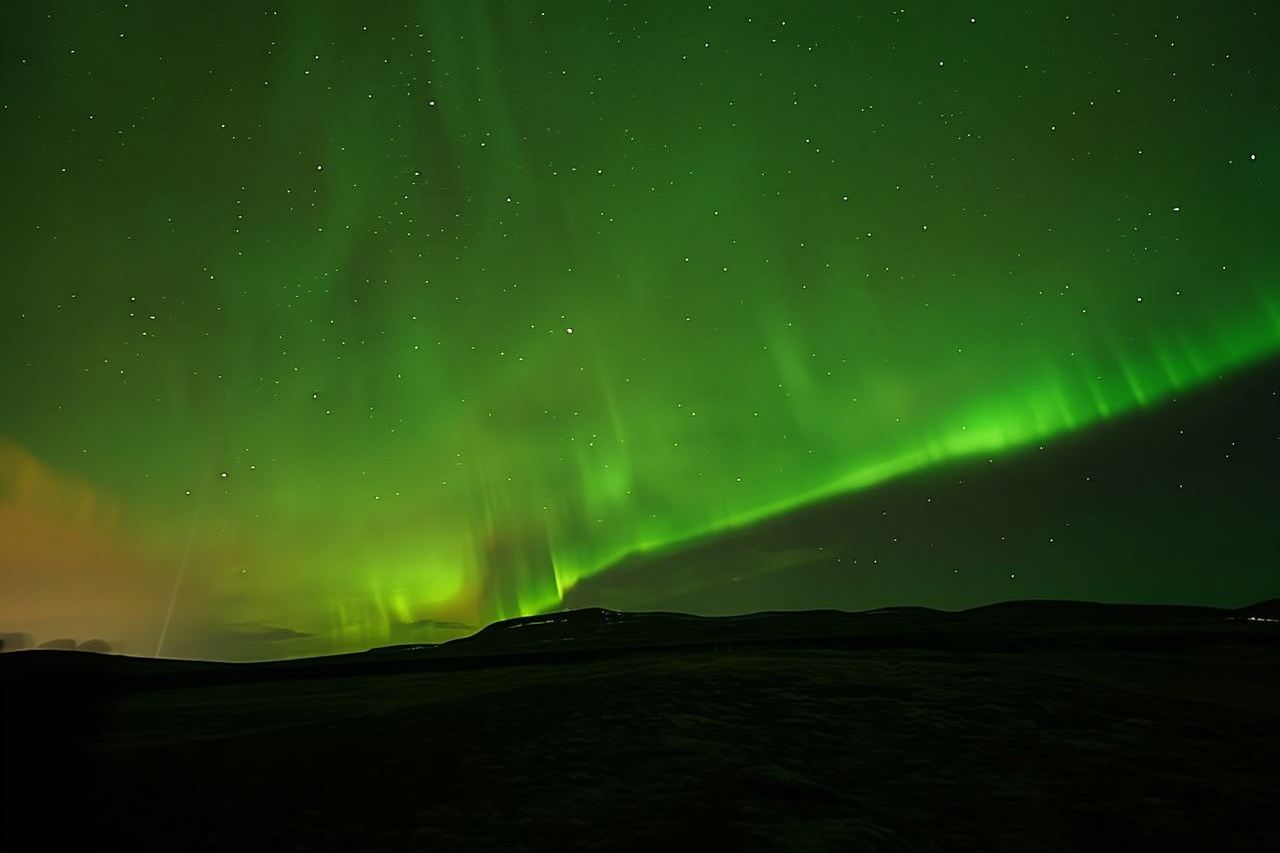 The #1 Northern Lights Tour in Iceland | FREE photos, Homemade Hot Chocolate & cinnamon buns