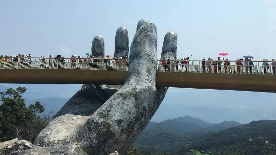 Golden Bridge et Ba Na Hill tôt le matin pour éviter la foule venant de Da Nang ou Hoi An.