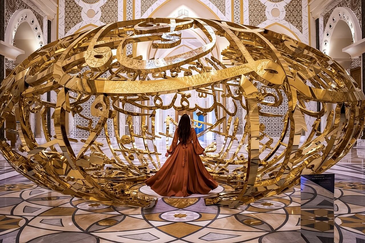 ドバイ発アブダビツアー、シェイク・ザイード・モスクと市内観光