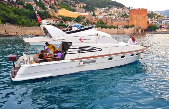 阿拉尼亞私人4小時「我的夢想」新遊艇之旅，含午餐、軟飲及接送