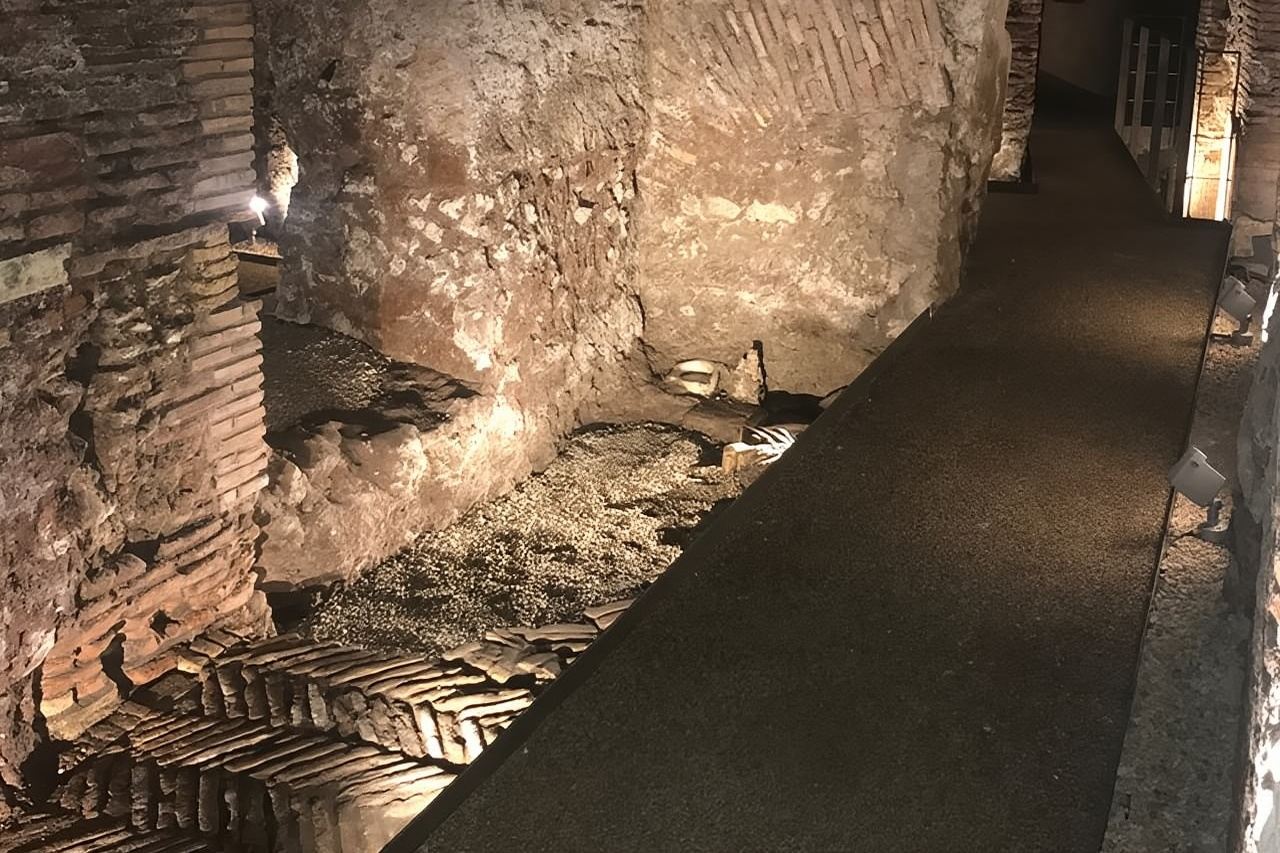Piazza Navona Untergrund: Domitian-Stadion EXKLUSIVE TOUR - BEGRENZTE EINTRITTSZAHL