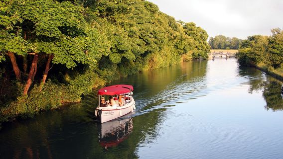 Crociera turistica sul fiume Oxford lungo il percorso della regata universitaria