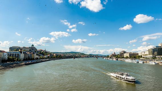 Kickstart private and personalized tour of Budapest with a local